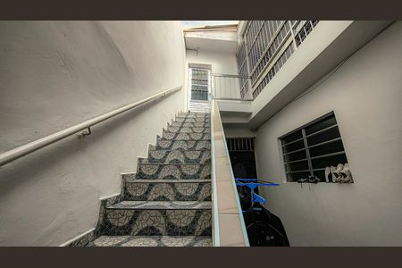 Casa à venda com 900m², 3 quartos e 4 vagas Casa à venda com 900m², 3 quartos e 4 vagasEscada
