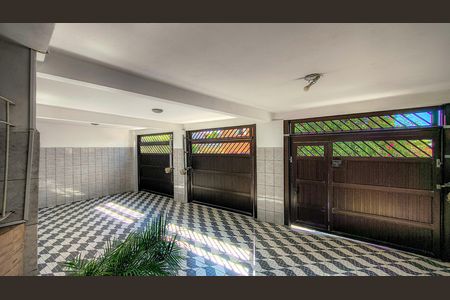 Casa à venda com 900m², 3 quartos e 4 vagas Casa à venda com 900m², 3 quartos e 4 vagasGaragem