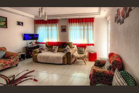Casa à venda com 900m², 3 quartos e 4 vagas Casa à venda com 900m², 3 quartos e 4 vagasSala