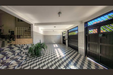 Casa à venda com 900m², 3 quartos e 4 vagas Casa à venda com 900m², 3 quartos e 4 vagasGaragem