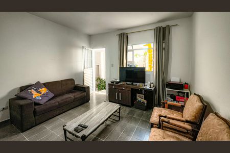 Casa à venda com 900m², 3 quartos e 4 vagas Casa à venda com 900m², 3 quartos e 4 vagasCasa 2
