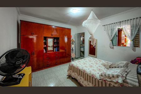 Casa à venda com 900m², 3 quartos e 4 vagas Casa à venda com 900m², 3 quartos e 4 vagasSuíte 3