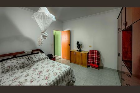 Casa à venda com 900m², 3 quartos e 4 vagas Casa à venda com 900m², 3 quartos e 4 vagasSuíte 2Suíte 3
