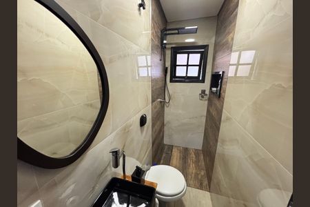 Casa à venda com 100m², 2 quartos e 2 vagasBanheiro 1