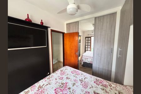 Casa à venda com 100m², 2 quartos e 2 vagasQuarto 2