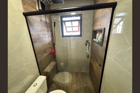 Casa à venda com 100m², 2 quartos e 2 vagasBanheiro 2