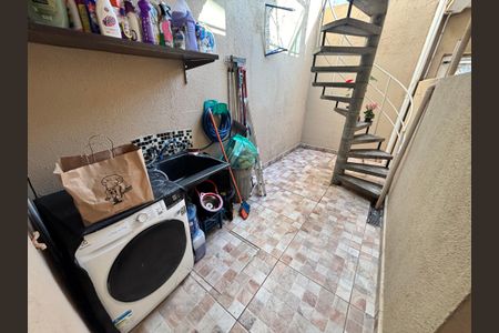 Casa à venda com 100m², 2 quartos e 2 vagasÁrea de Serviço