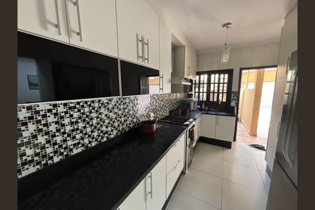 Cozinha de casa à venda com 2 quartos, 100m² em Jardim Arize, São Paulo