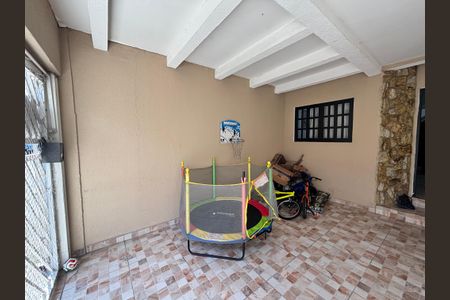 Casa à venda com 100m², 2 quartos e 2 vagasGaragem