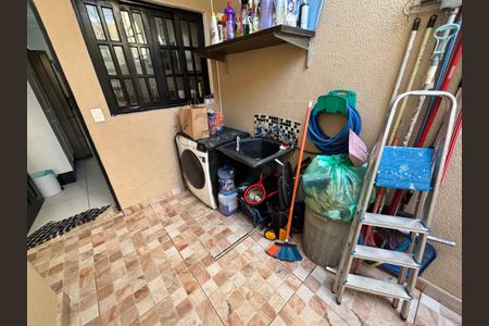 Casa à venda com 100m², 2 quartos e 2 vagasÁrea de Serviço