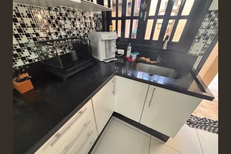 Casa à venda com 100m², 2 quartos e 2 vagasCozinha