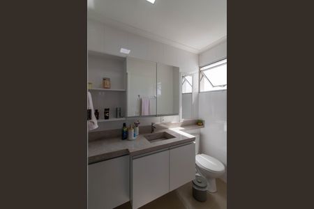 Apartamento à venda com 60m², 2 quartos e 1 vaga Apartamento à venda com 60m², 2 quartos e 1 vagaBanheiro