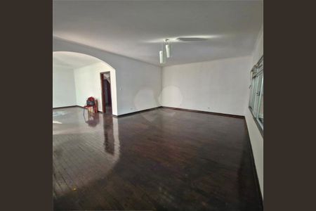 Casa à venda com 170m², 4 quartos e sem vaga