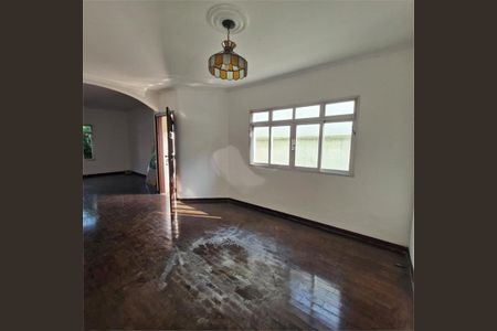 Casa à venda com 170m², 4 quartos e sem vaga