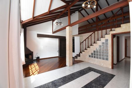 Sala de casa para alugar com 6 quartos, 280m² em Santo Inácio, Curitiba