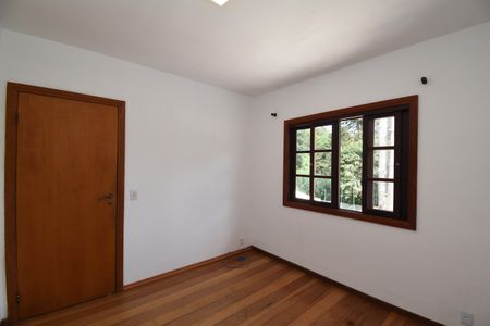 Casa para alugar com 280m², 6 quartos e 9 vagasQuarto 2