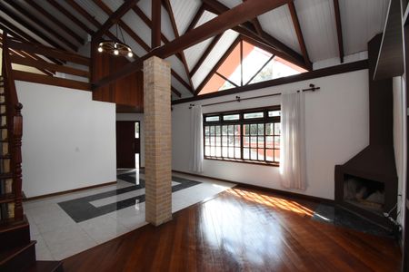 Casa para alugar com 280m², 6 quartos e 9 vagasSala