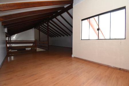 Casa para alugar com 280m², 6 quartos e 9 vagasÁtico