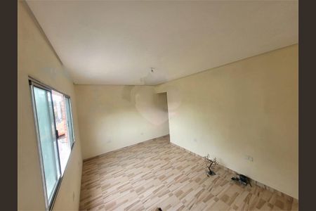 Casa à venda com 6 quartos, 250m² em Jardim Shangrilá (Zona Sul), São Paulo