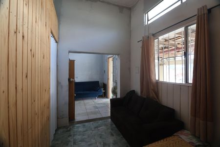 Quarto de casa para alugar com 2 quartos, 46m² em Mathias Velho, Canoas