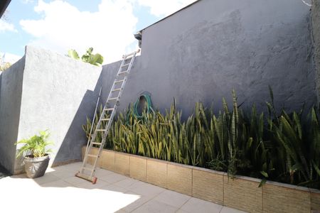 Casa para alugar com 100m², 2 quartos e 2 vagasJardim