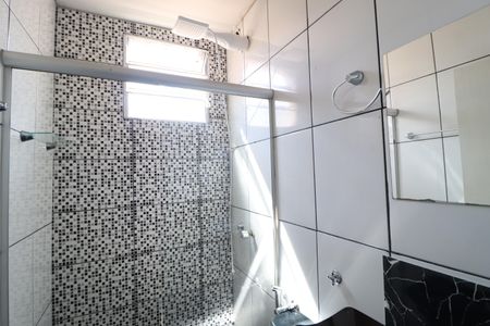 Casa para alugar com 100m², 2 quartos e 2 vagasBanheiro Social