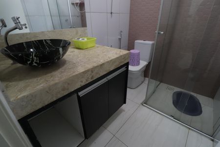 Casa para alugar com 100m², 2 quartos e 2 vagasBanheiro do Quarto 2