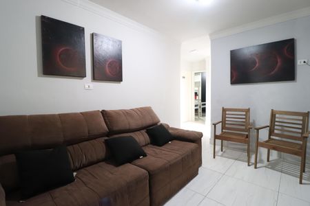 Casa para alugar com 100m², 2 quartos e 2 vagasSala