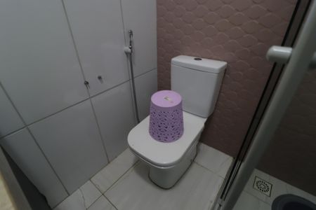Casa para alugar com 100m², 2 quartos e 2 vagasBanheiro do Quarto 2