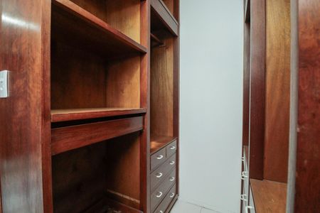 Casa para alugar com 160m², 3 quartos e 3 vagasCloset da suíte 3