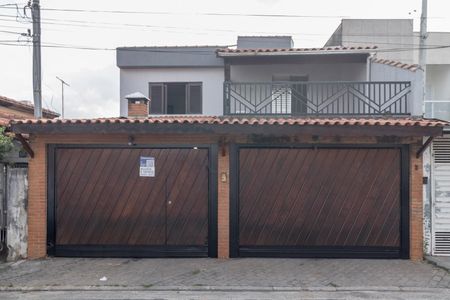 Casa para alugar com 160m², 3 quartos e 3 vagasFachada