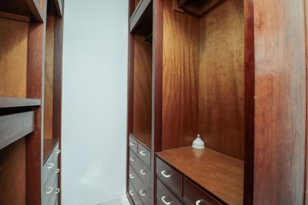 Casa para alugar com 160m², 3 quartos e 3 vagasCloset da suíte 3
