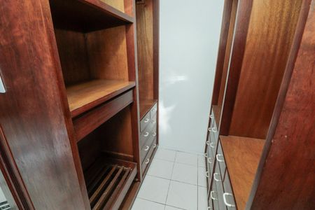 Casa para alugar com 160m², 3 quartos e 3 vagasCloset da suíte 3