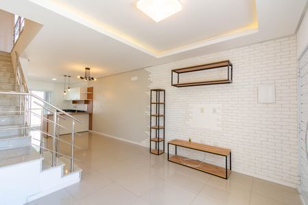 Casa à venda com 2 quartos, 101m² em São José, Canoas