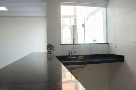 Sala/Cozinha de apartamento para alugar com 2 quartos, 60m² em Jardim Flamboyant, Cabo Frio