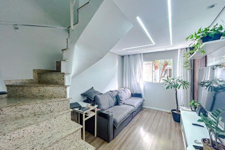 Sala de casa de condomínio à venda com 2 quartos, 90m² em Vila Esperança, São Paulo
