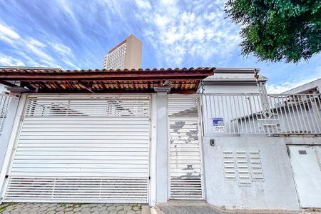 Casa de condomínio para alugar com 90m², 2 quartos e 1 vagaFachada com Plaquinha