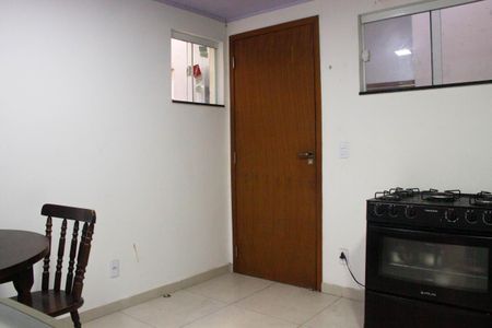 Sala/Cozinha de apartamento para alugar com 1 quarto, 40m² em Jardim Flamboyant, Cabo Frio