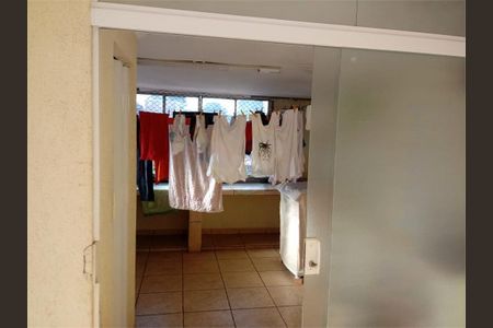 Casa à venda com 3 quartos, 200m² em Parque Grajau, São Paulo