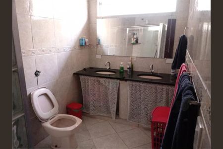 Casa à venda com 3 quartos, 200m² em Parque Grajau, São Paulo