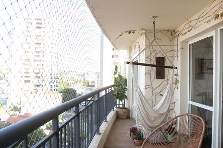 Varanda de apartamento para alugar com 4 quartos, 132m² em Vila Ipojuca, São Paulo