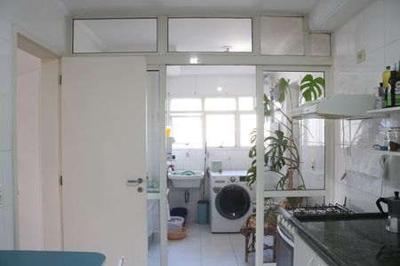 Cozinha de apartamento para alugar com 4 quartos, 132m² em Vila Ipojuca, São Paulo