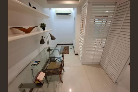 Escritório  de casa à venda com 5 quartos, 325m² em Urca, Rio de Janeiro