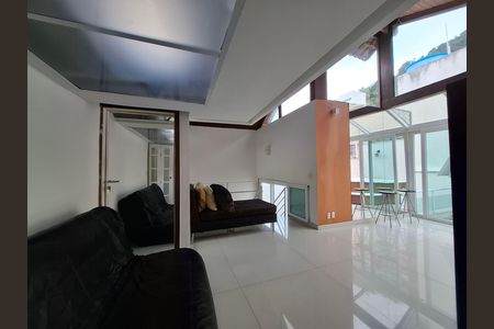 Casa à venda com 325m², 5 quartos e 2 vagas Casa à venda com 325m², 5 quartos e 2 vagasSala 2