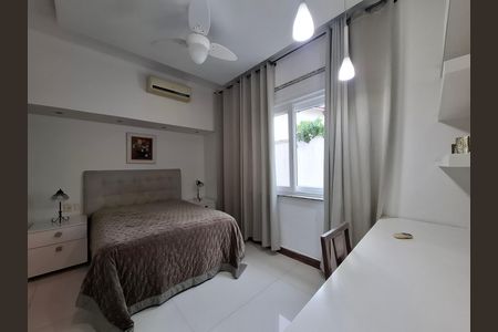 Casa à venda com 325m², 5 quartos e 2 vagas Casa à venda com 325m², 5 quartos e 2 vagasSuíte 2