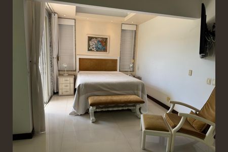 Suíte  de casa à venda com 5 quartos, 325m² em Urca, Rio de Janeiro