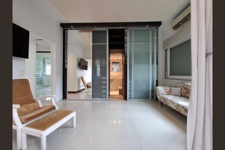 Casa à venda com 325m², 5 quartos e 2 vagas Casa à venda com 325m², 5 quartos e 2 vagasSuíte 4
