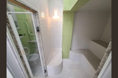 Casa à venda com 325m², 5 quartos e 2 vagas Casa à venda com 325m², 5 quartos e 2 vagasSauna