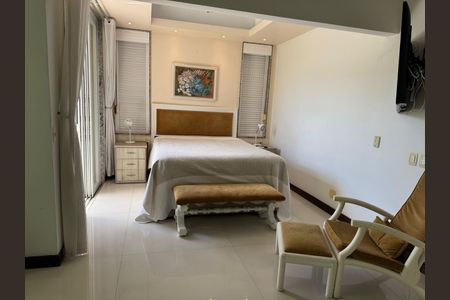 Suíte  de casa à venda com 5 quartos, 325m² em Urca, Rio de Janeiro