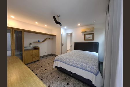 Casa à venda com 325m², 5 quartos e 2 vagas Casa à venda com 325m², 5 quartos e 2 vagasSuíte 1